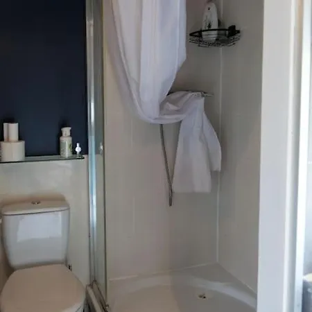 Petite Maison Independante Tatil Evi Nîmes